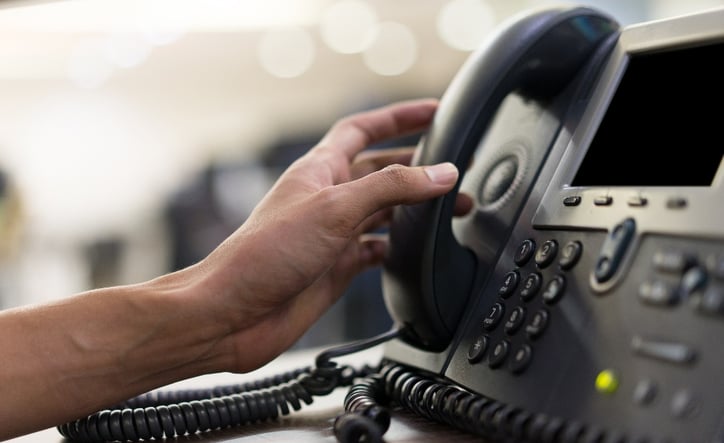 teléfono de un centro médico para recibir llamadas de pacientes
